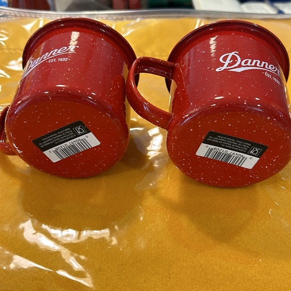 2 Danner Boot Promo cups - Picture 3 of 4